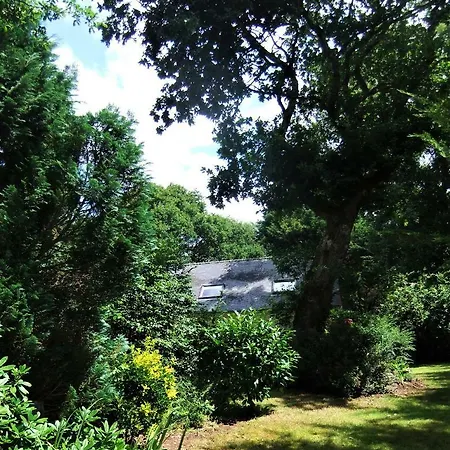 Gite St Emilion Braz A La Campagne, Carhaix 10 Min Holiday home